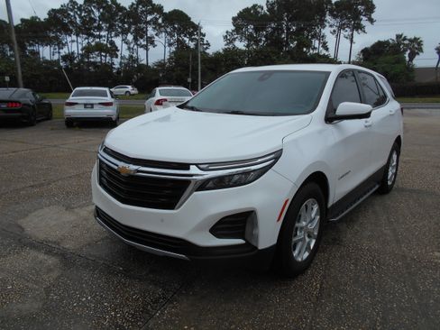 Used 2022 Chevrolet Equinox FWD LT w/ 1LT image 2