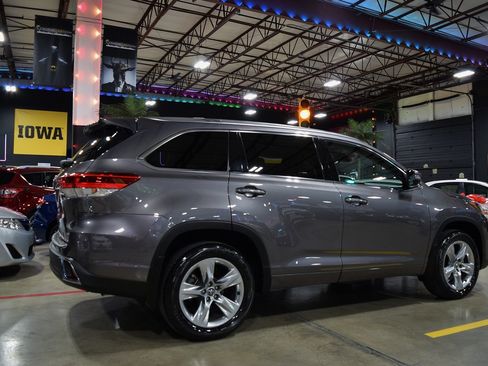Used 2017 Toyota Highlander Limited image 14