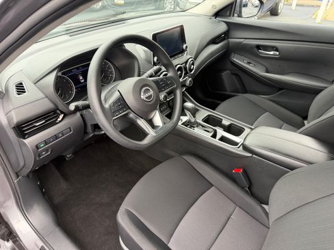 Used 2025 Nissan Sentra SV FWD image 5