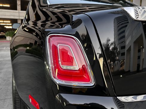 Used 2021 Rolls-Royce Phantom image 55