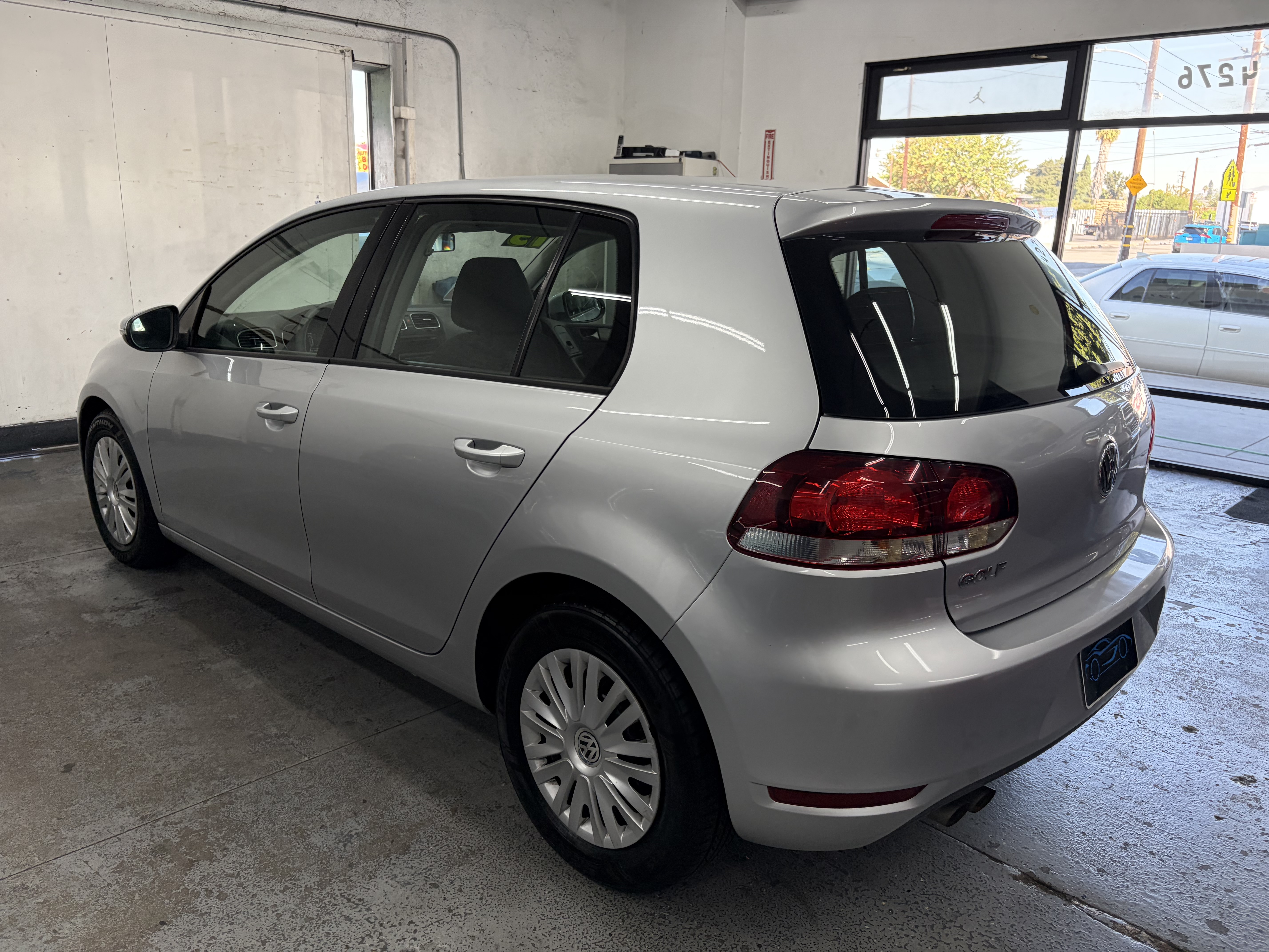Used 2013 Volkswagen Golf 4-Door FWD image 5
