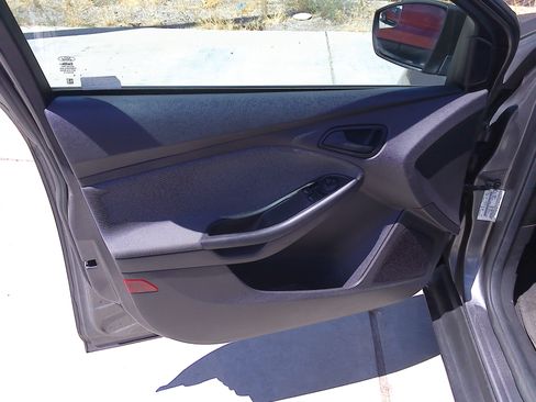 Used 2013 Ford Focus S Sedan FWD image 9