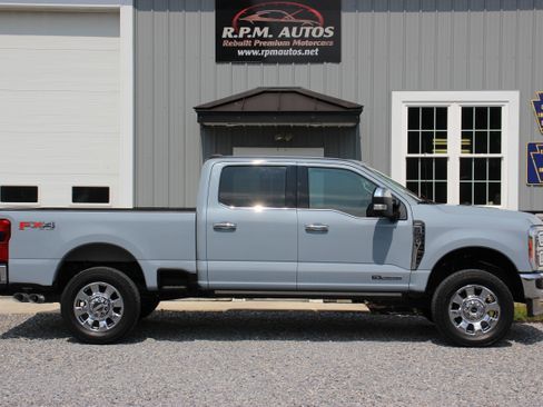 Used 2024 Ford F250 4x4 Crew Cab Super Duty image 5