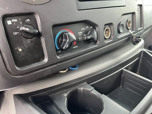Used 2011 Ford E-250 and Econoline 250 RWD image 16