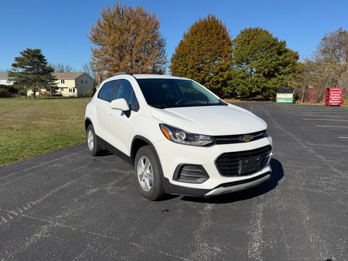 Used 2022 Chevrolet Trax LT image 10
