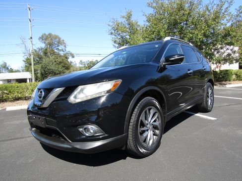 Used 2015 Nissan Rogue SL image 2