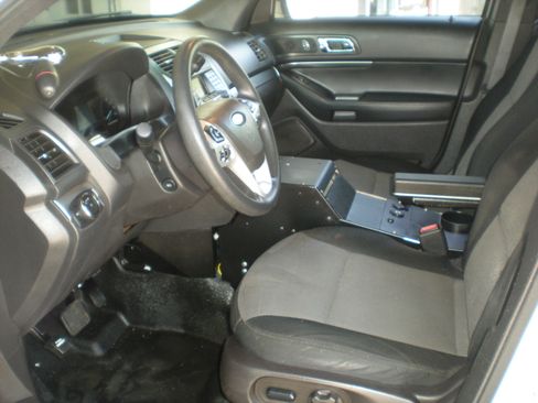 Used 2015 Ford Explorer 4WD Police Interceptor image 4