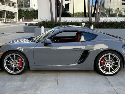 Used 2024 Porsche 718 Cayman GTS image 9