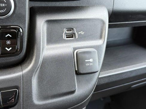 Used 2024 RAM ProMaster 2500 image 24