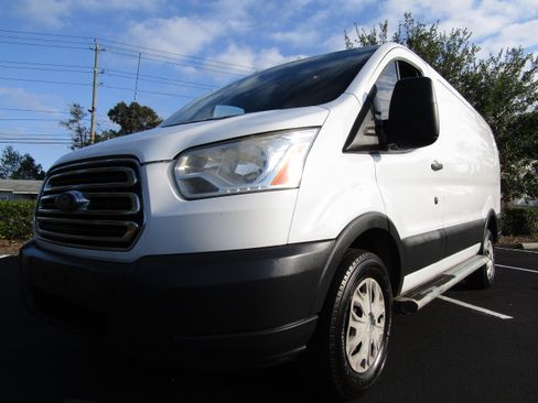 Used 2017 Ford Transit 250 image 2