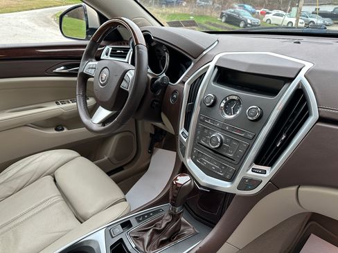 Used 2011 Cadillac SRX Luxury image 13