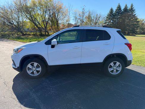 Used 2022 Chevrolet Trax LT image 3
