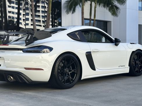 Used 2024 Porsche 718 Cayman GT4 RS image 3