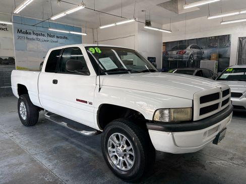 Used 1998 Dodge Ram 2500 Truck 4x4 Quad Cab image 8