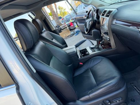 Used 2017 Lexus GX 460 Premium AWD/4WD image 34