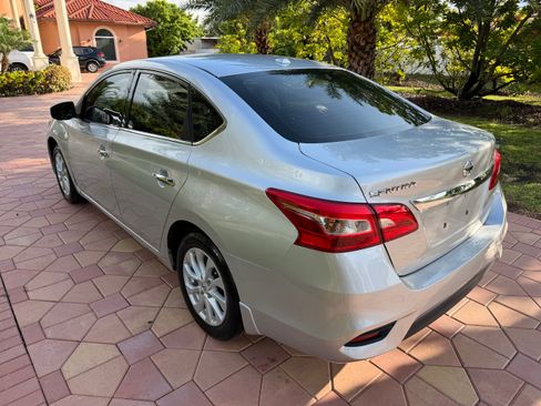 Used 2019 Nissan Sentra SV FWD image 5