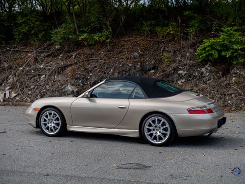 Used 2000 Porsche 911 Carrera Cabriolet RWD image 9