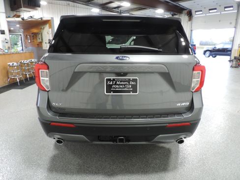 Used 2023 Ford Explorer XLT image 17