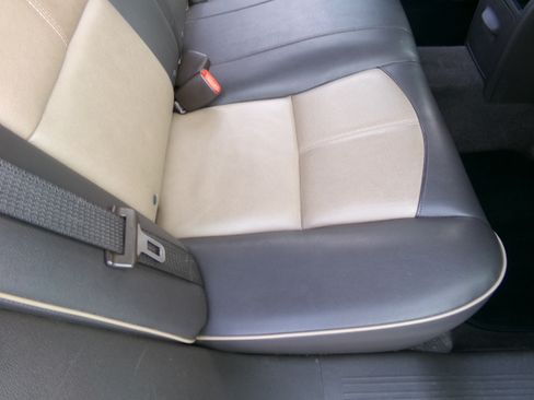 Used 2009 Chevrolet Malibu LTZ FWD image 10