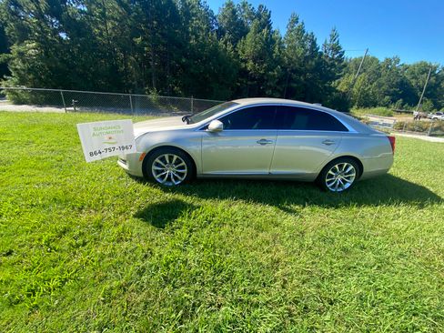 Used 2015 Cadillac XTS Luxury image 1