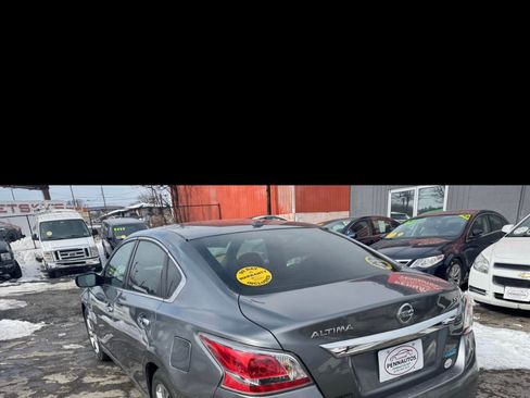 Used 2014 Nissan Altima FWD image 4