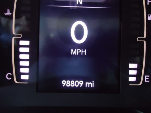 Used 2019 Jeep Cherokee 4WD Latitude Plus image 11