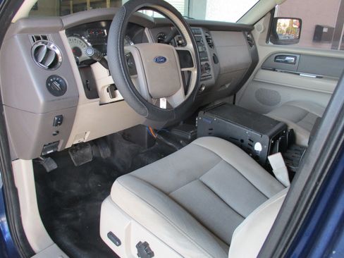 Used 2012 Ford Expedition XL image 4