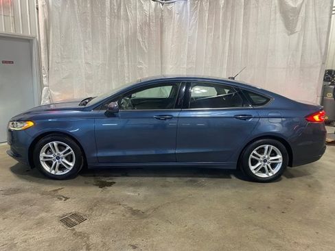Used 2018 Ford Fusion SE FWD image 4