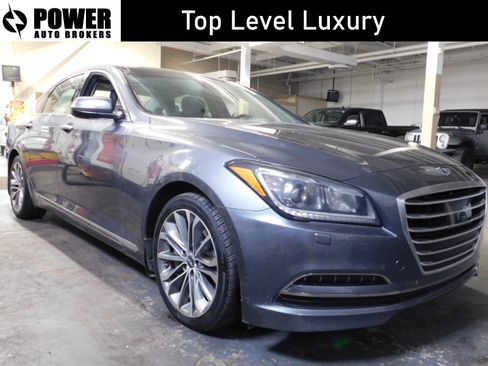 Used 2015 Hyundai Genesis 3.8 image 1
