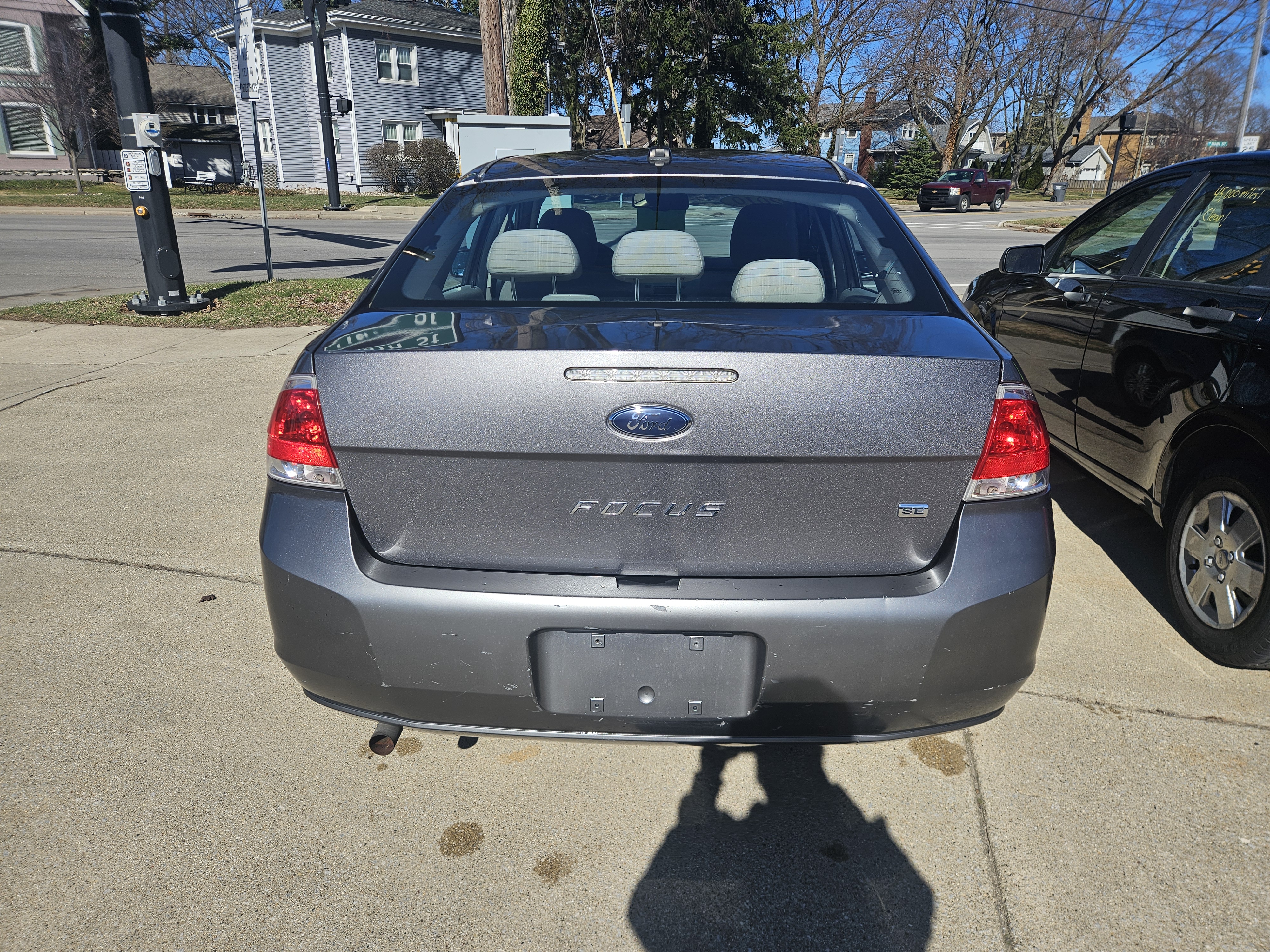 Used 2010 Ford Focus SE Sedan FWD image 5