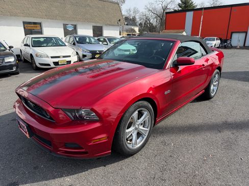 Used 2013 Ford Mustang GT Premium image 22