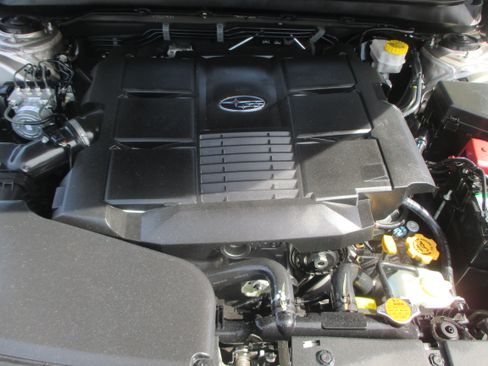 Used 2016 Subaru Outback 3.6R Limited image 19