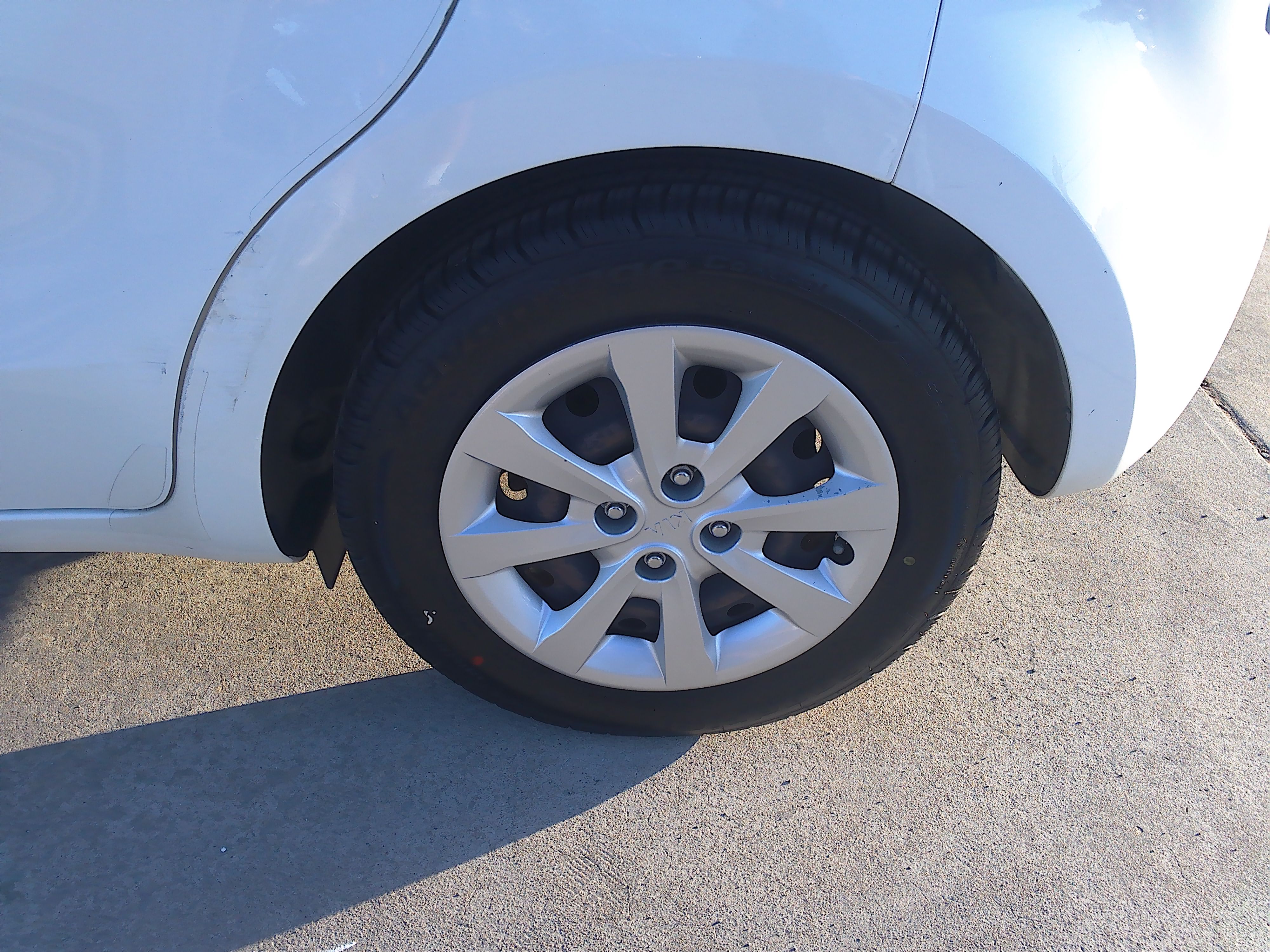 Used 2015 Kia Rio LX Hatchback FWD image 30