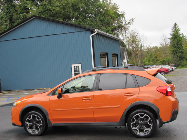Used 2014 Subaru XV Crosstrek 2.0i Limited AWD/4WD image 5