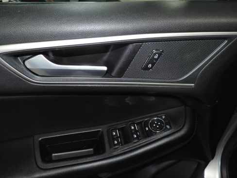 Used 2024 Ford Edge SEL image 36