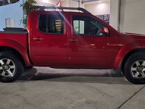 Used 2013 Nissan Frontier PRO-4X image 6
