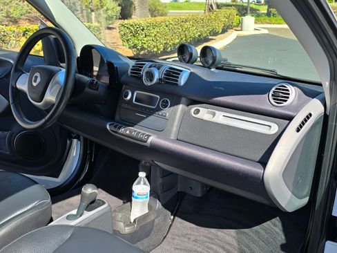 Used 2015 smart fortwo electric drive image 21