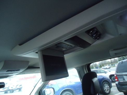 Used 2013 Dodge Grand Caravan Crew image 7