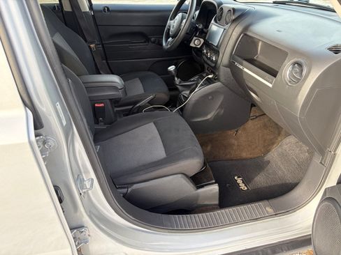 Used 2014 Jeep Patriot Sport image 8