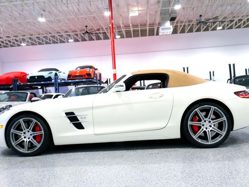 Used 2012 Mercedes-Benz SLS AMG image 3