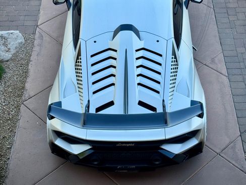 Used 2023 Lamborghini Huracan STO Coupe RWD image 99