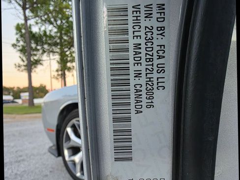 Used 2020 Dodge Challenger R/T image 11