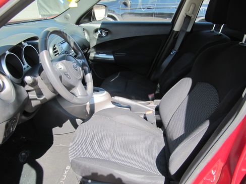 Used 2016 Nissan Juke SV image 12