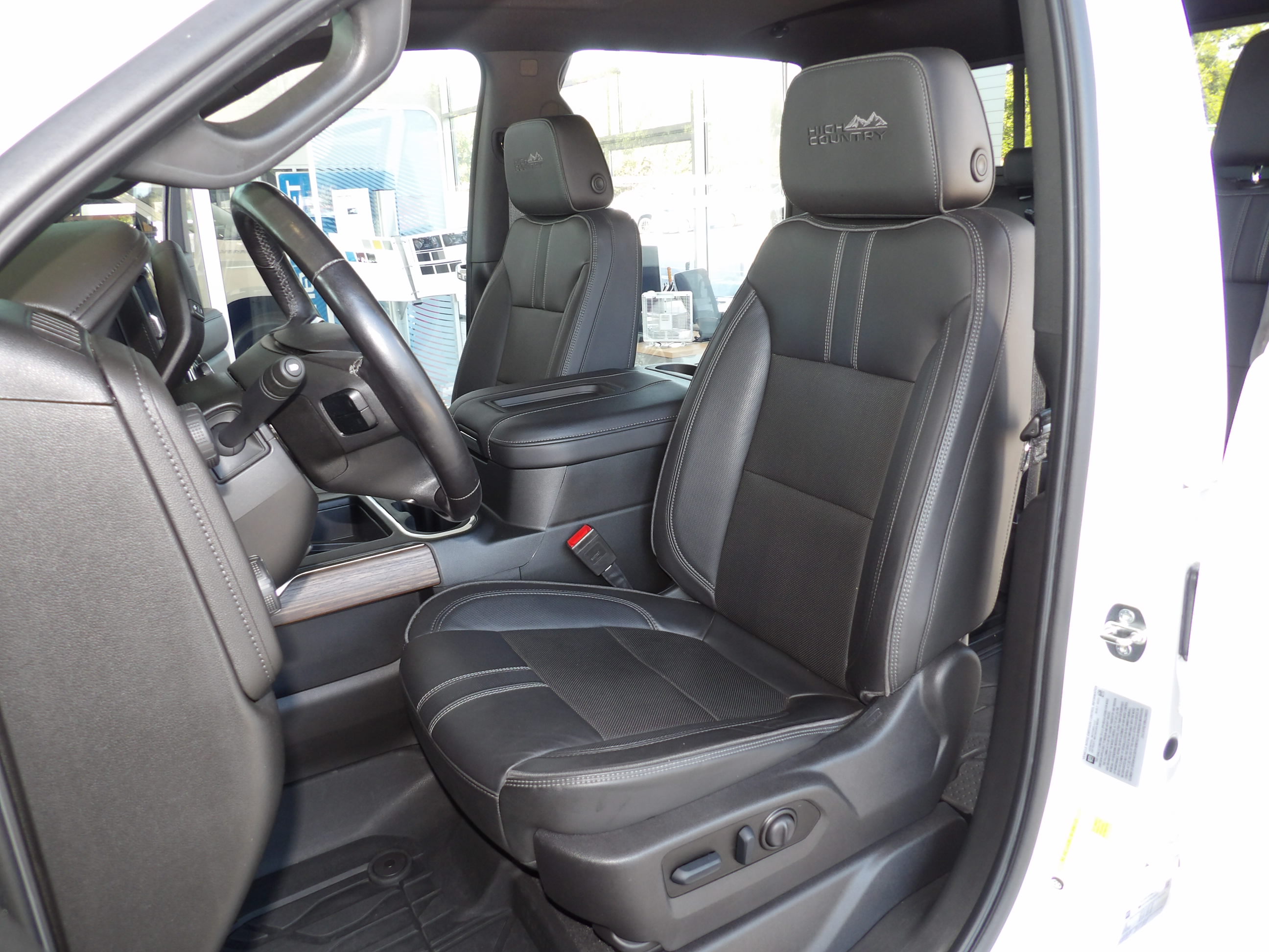Used 2022 Chevrolet Silverado 2500 4x4 Crew Cab High Country image 24