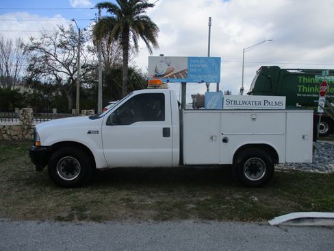 Used 2004 Ford F250 image 2