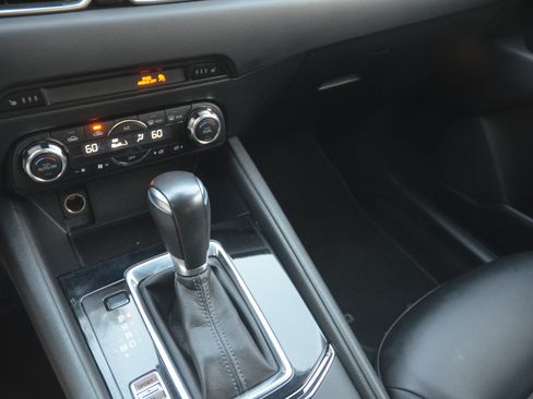 Used 2017 MAZDA CX-5 AWD Touring image 17