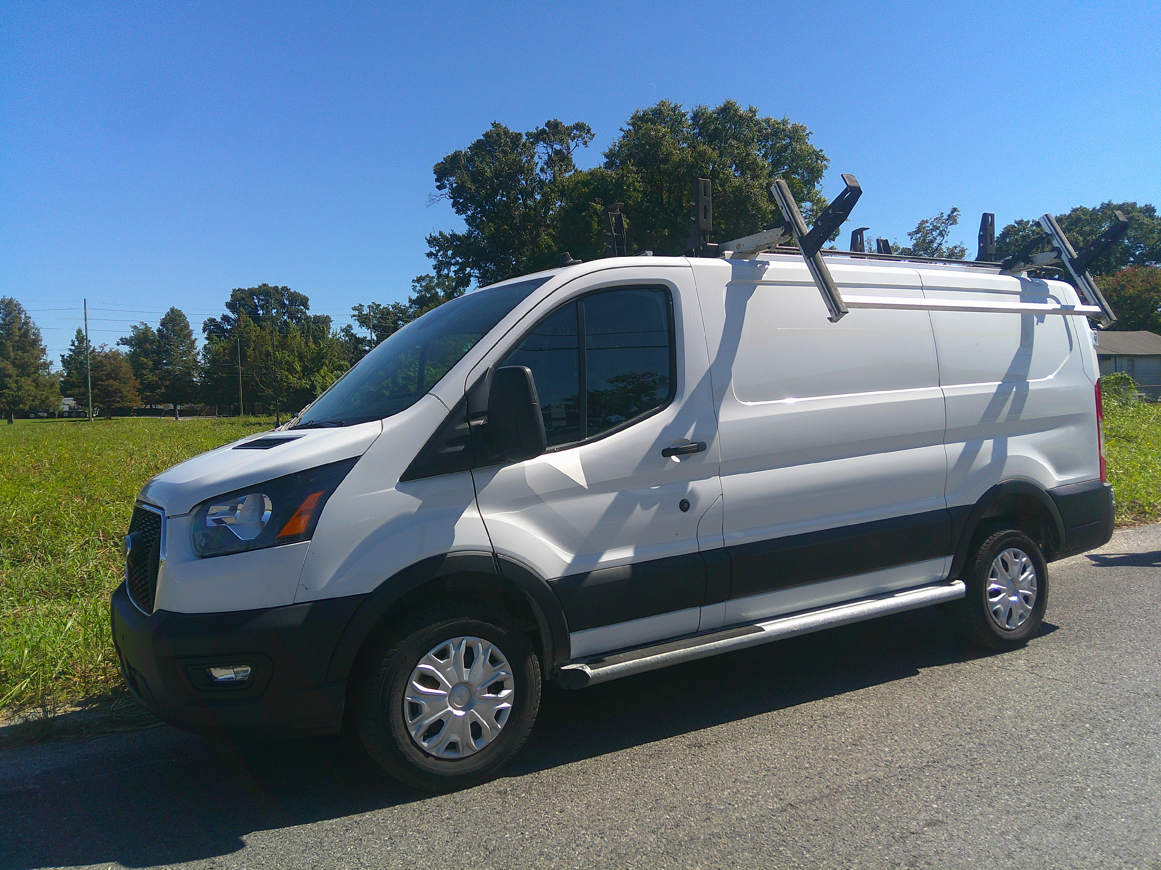 Used 2025 Ford Transit 250 Low Roof RWD image 12