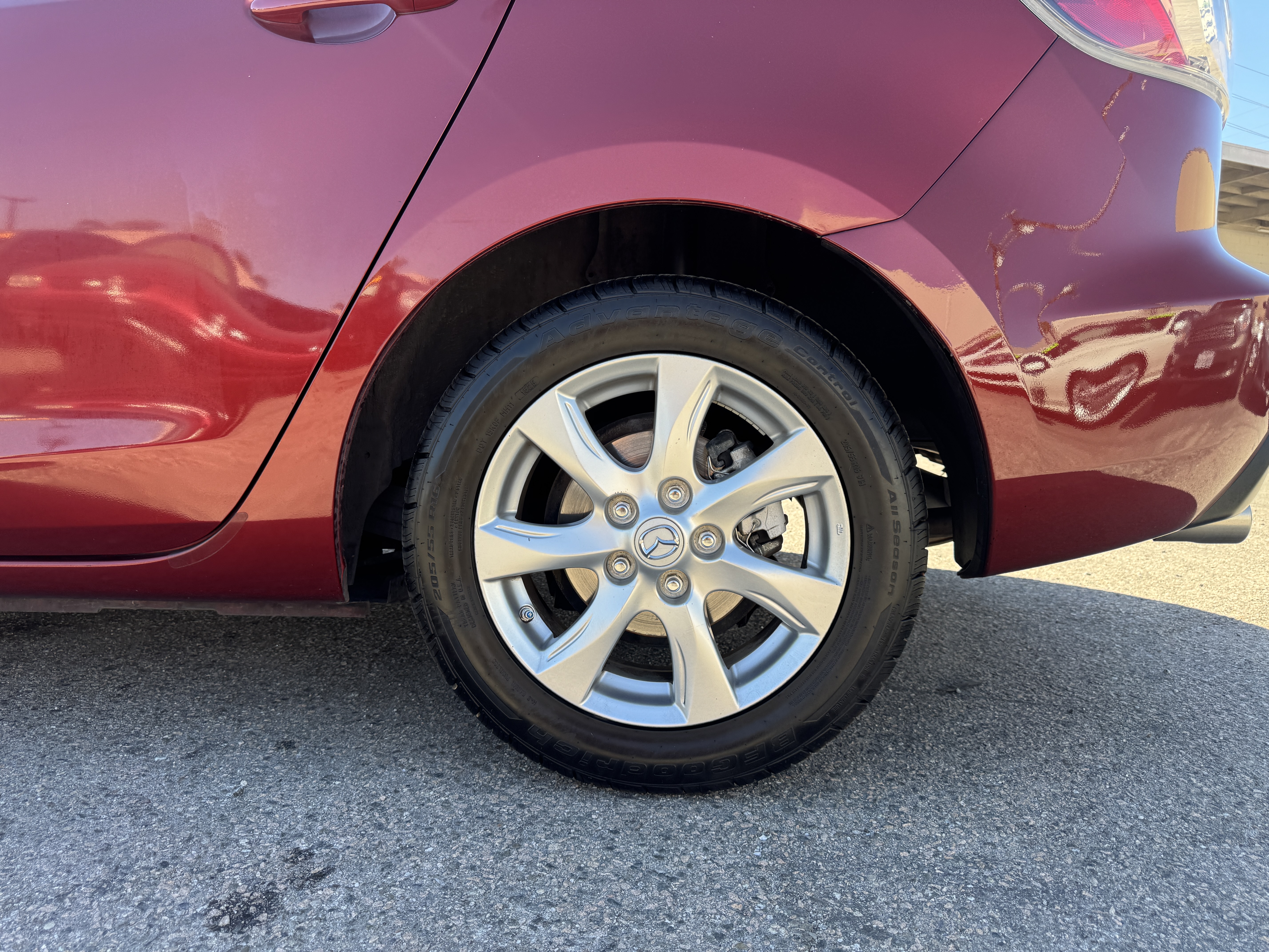 Used 2010 MAZDA MAZDA3 i Touring Sedan FWD image 15