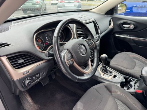 Used 2016 Jeep Cherokee 4WD 75th Anniversary image 8