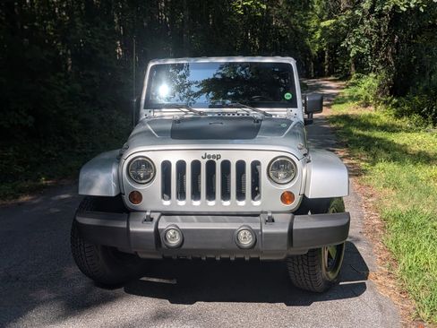 Used 2012 Jeep Wrangler Sahara image 2